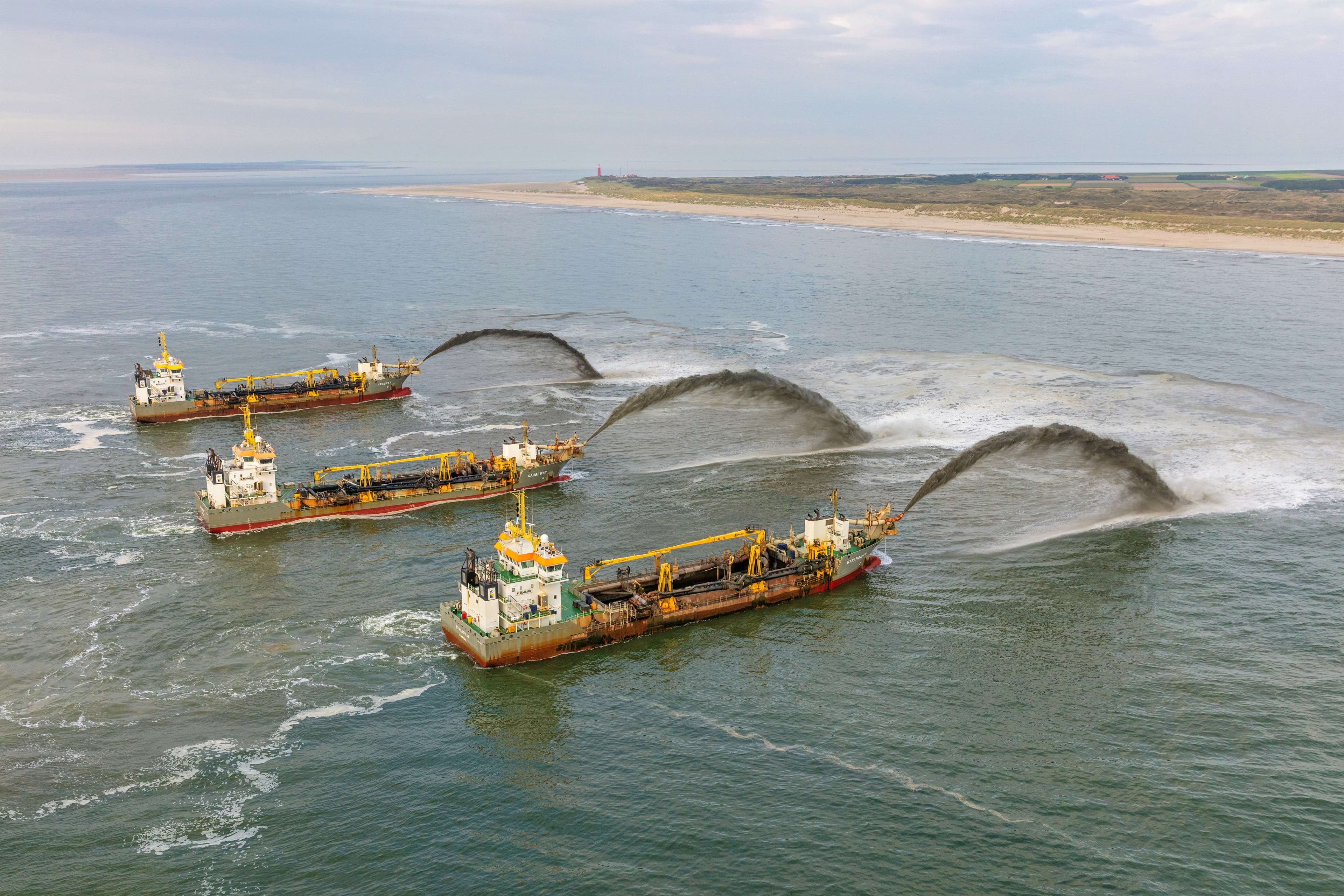 Dredging vessels equipped with Körting ejectors
